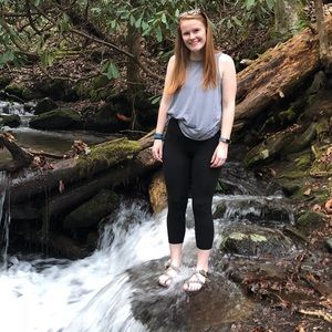 Meet your Posher, Lauren